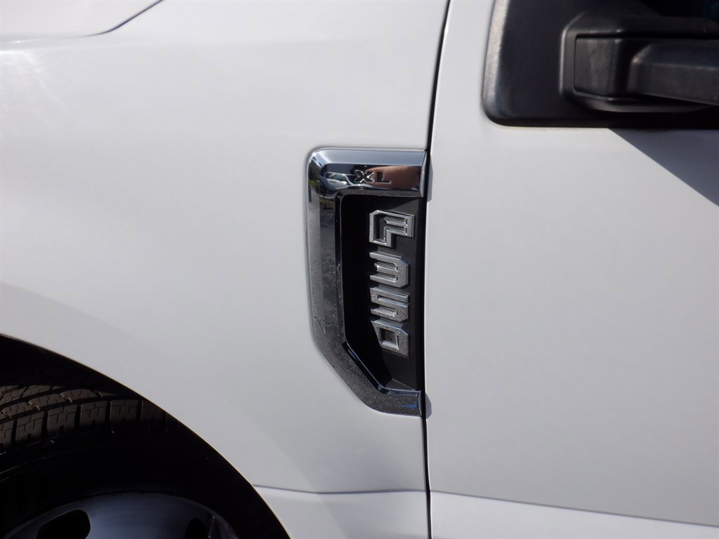 Used 2018 Ford F350 XL w/ Power Equipment Group image 18