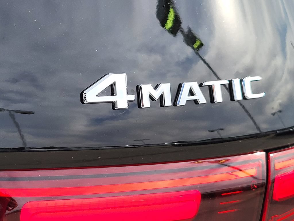 Used 2025 Mercedes-Benz GLB 250 4MATIC image 3