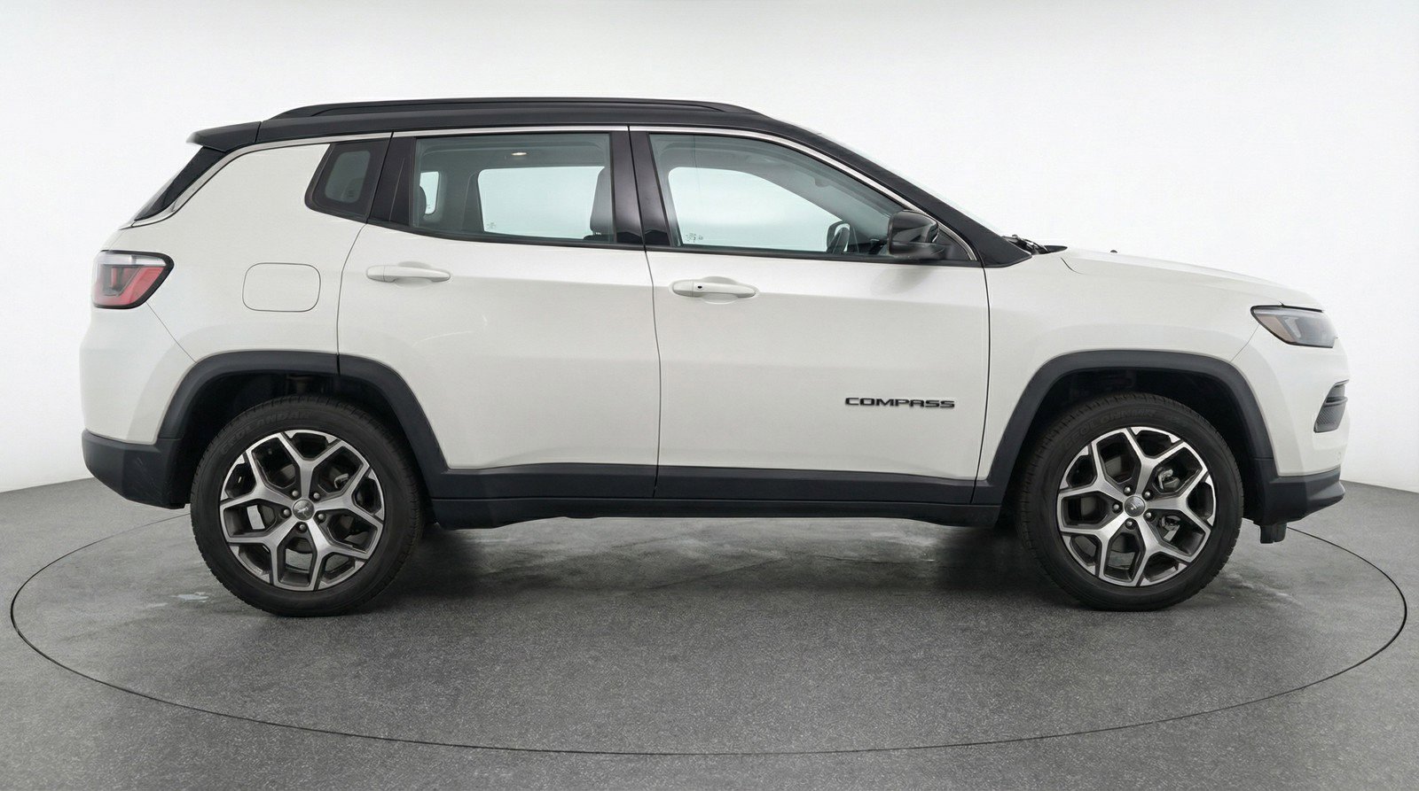 Used 2025 Jeep Compass Limited AWD/4WD image 11