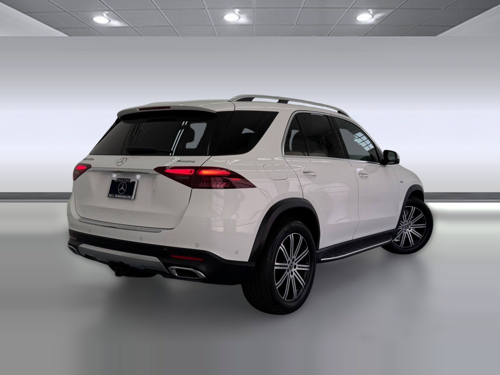Used 2025 Mercedes-Benz GLE 450e 4MATIC w/ Winter Package image 8