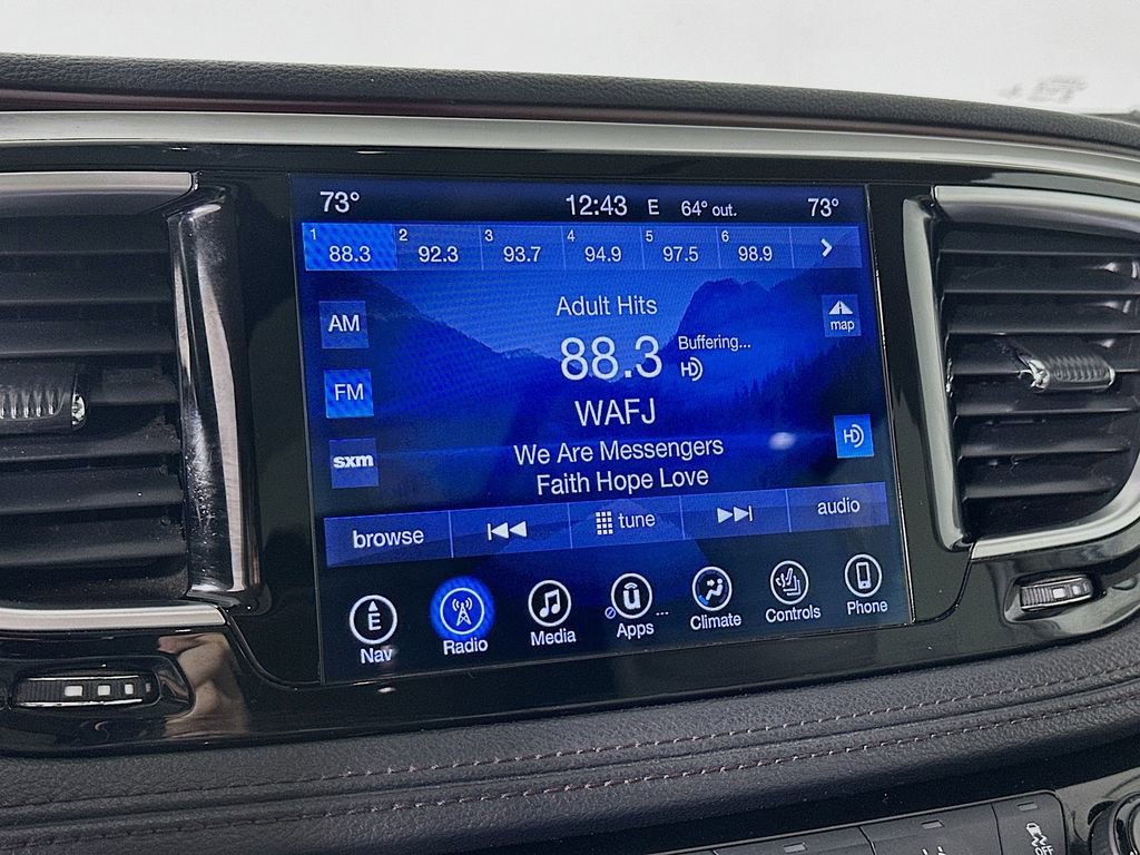 Used 2017 Chrysler Pacifica Limited w/ UConnect Theater Package FWD image 13