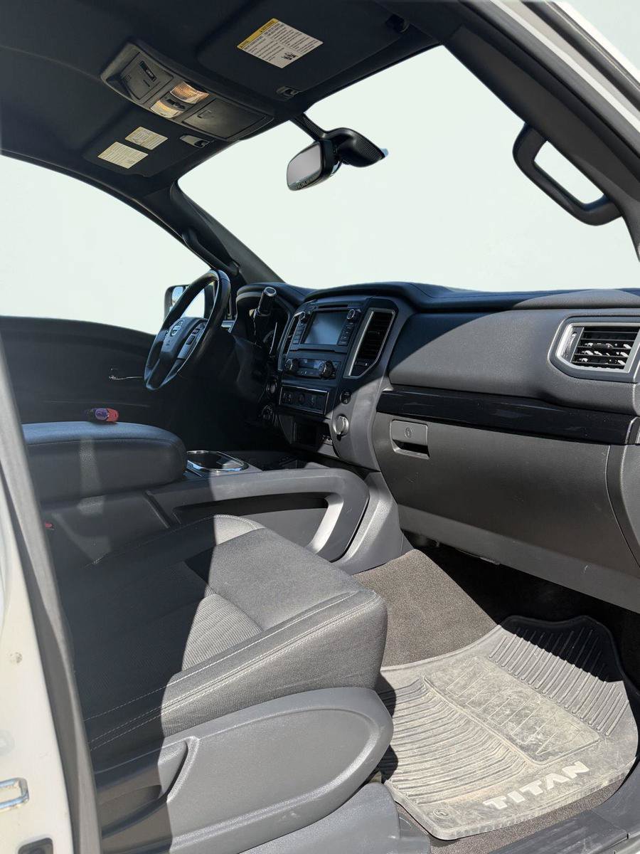 Used 2019 Nissan Titan SV w/ SV Convenience Package AWD/4WD image 22