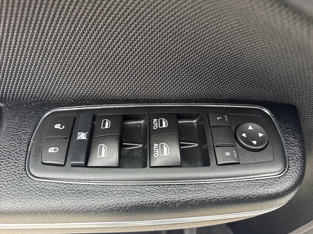 Used 2017 Dodge Charger SE image 15