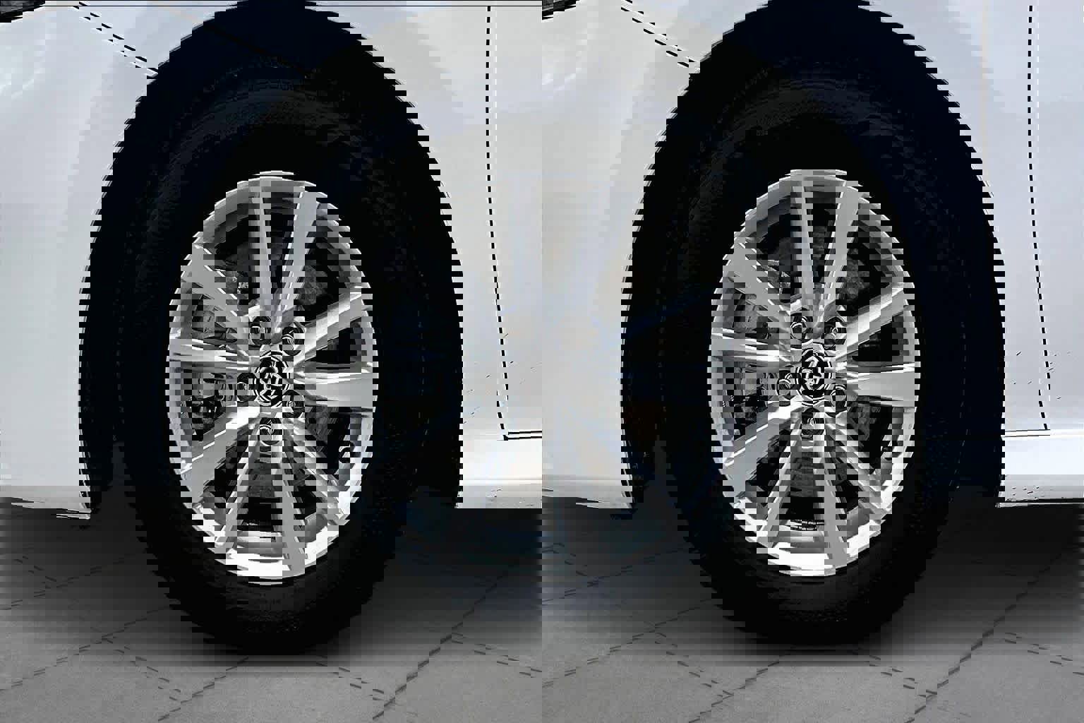 Used 2025 Toyota Camry LE image 11