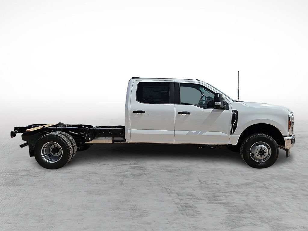 New 2026 Ford F350 XL w/ XL Chrome Package AWD/4WD image 12