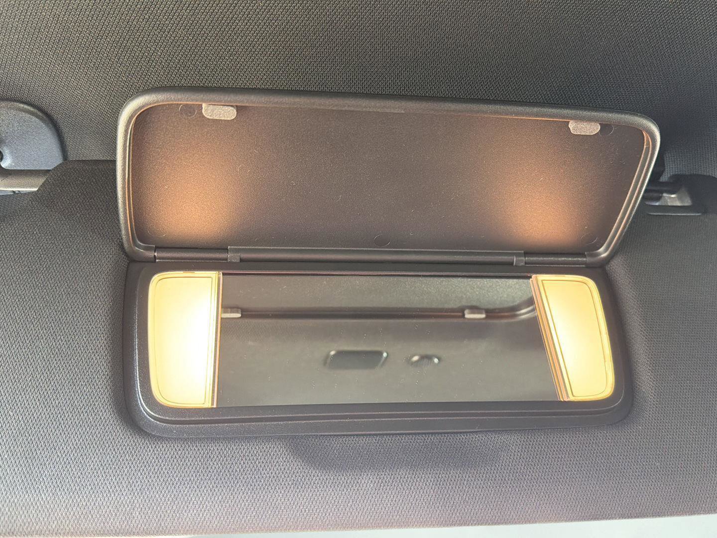 Used 2023 Chevrolet Suburban Premier image 37