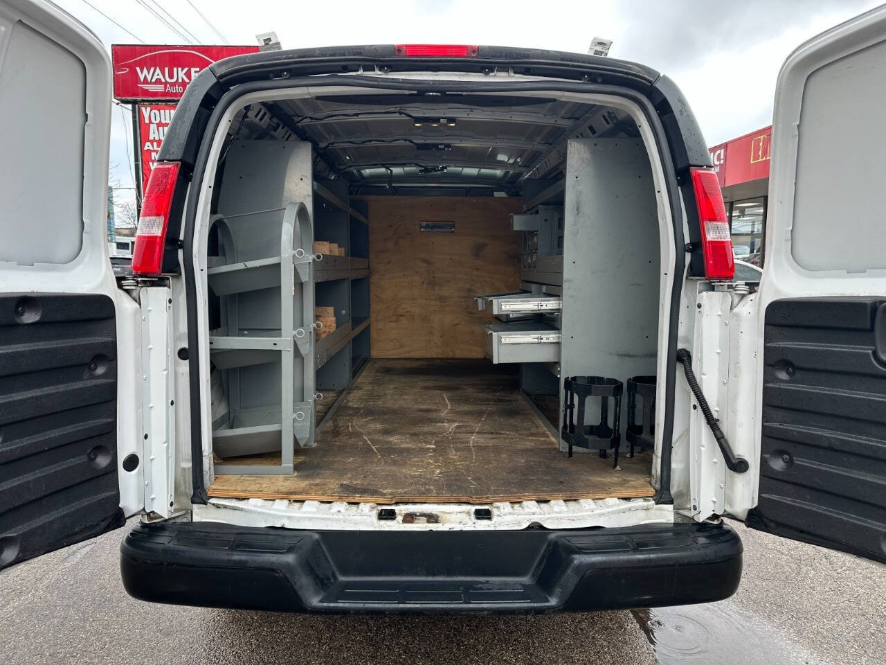Used 2020 Chevrolet Express 2500 w/ Communications Package RWD image 14