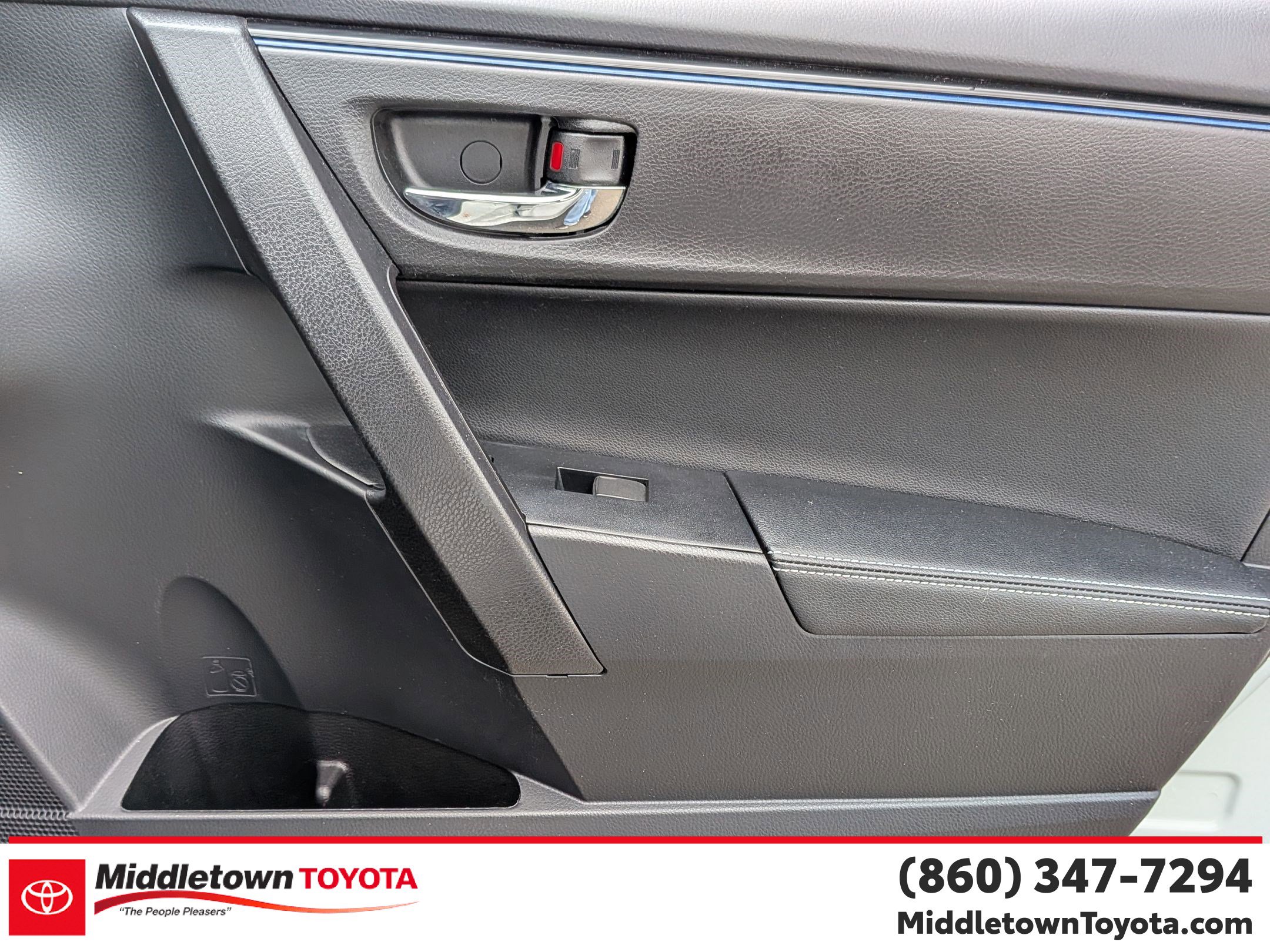 Used 2019 Toyota Corolla SE w/ SE Premium Package FWD image 36
