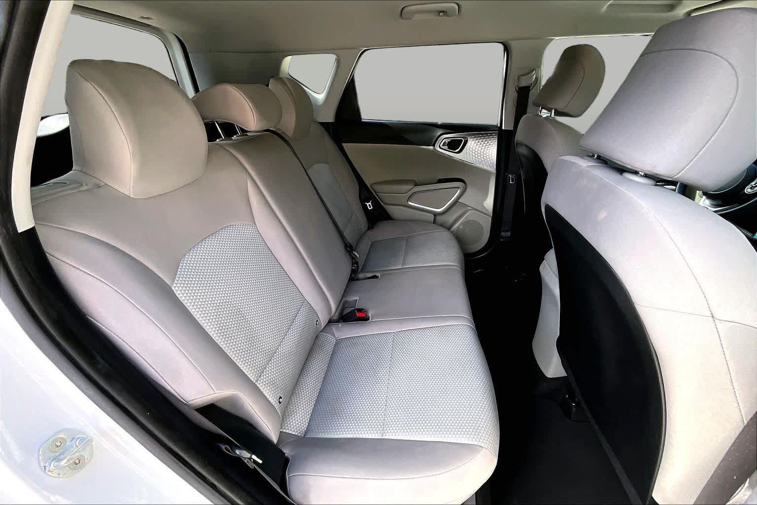 Used 2020 Kia Soul LX FWD image 19