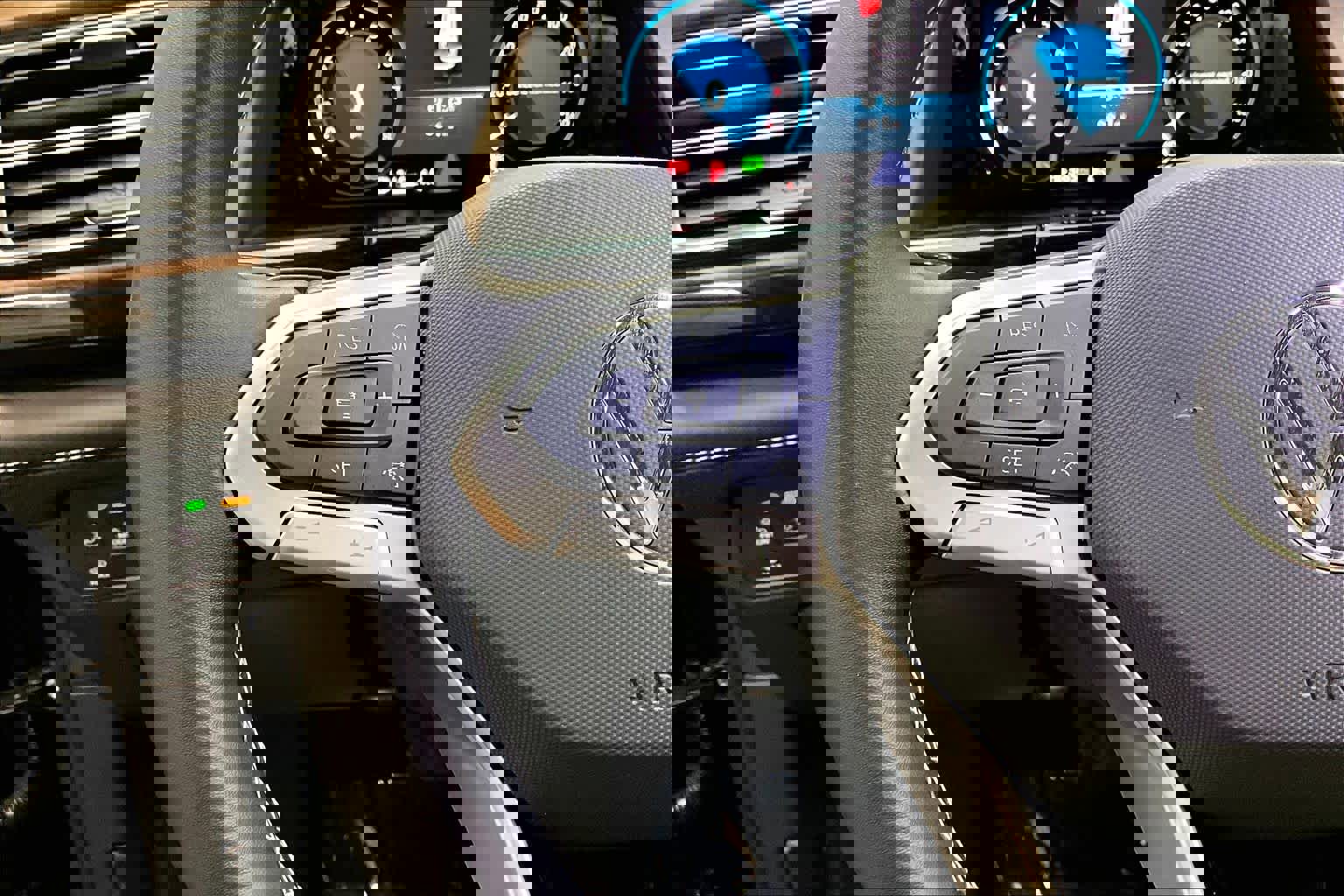 Used 2025 Volkswagen Atlas SE w/ Black Wheel Package image 20