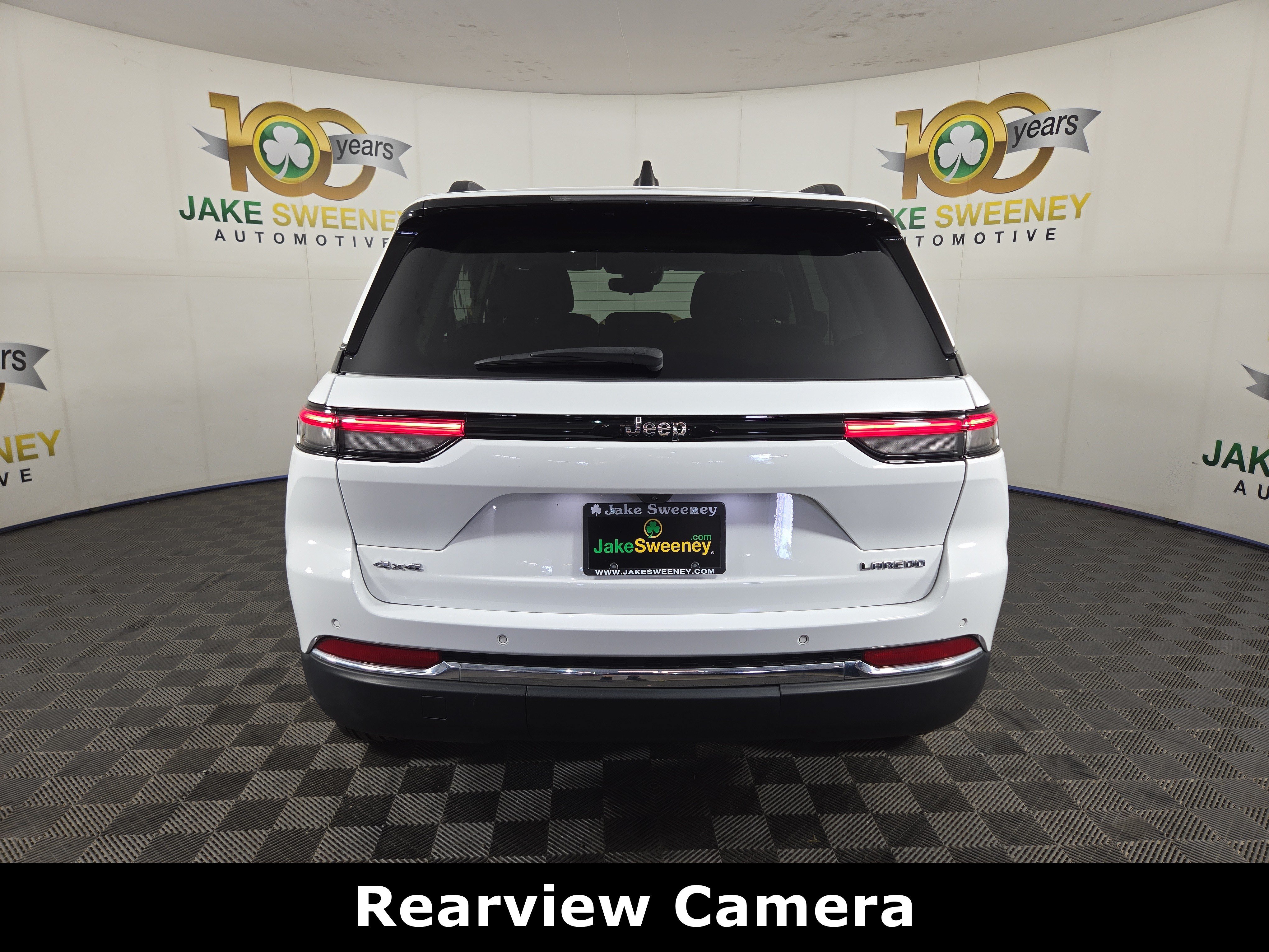 Used 2023 Jeep Grand Cherokee Laredo w/ Luxury Tech Group I AWD/4WD image 7