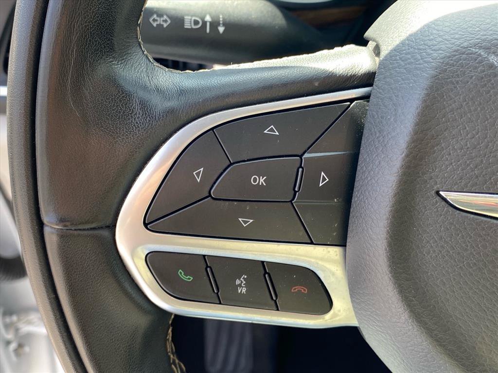 Used 2022 Chrysler Pacifica Limited AWD/4WD image 19