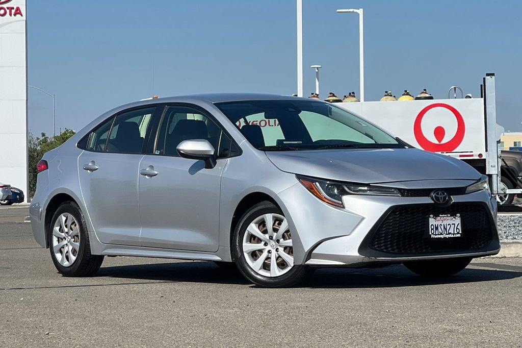 Used 2020 Toyota Corolla LE FWD image 2