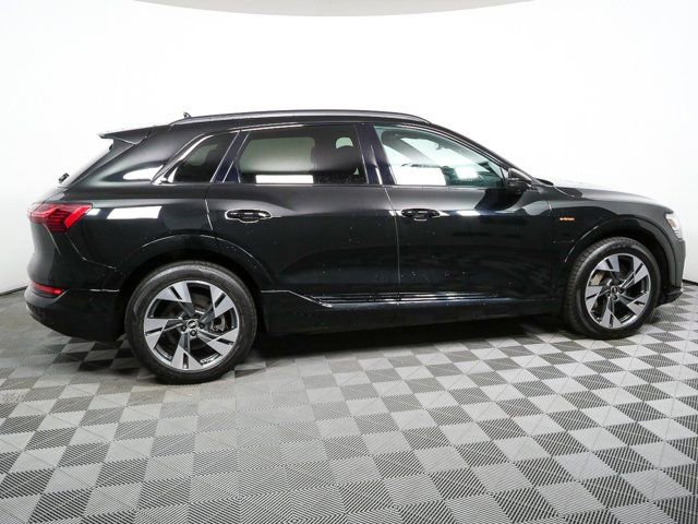 Certified 2022 Audi e-tron Premium w/ Convenience Plus Package image 2
