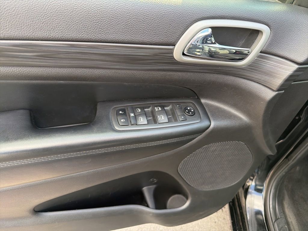 Used 2021 Jeep Grand Cherokee Laredo X image 13
