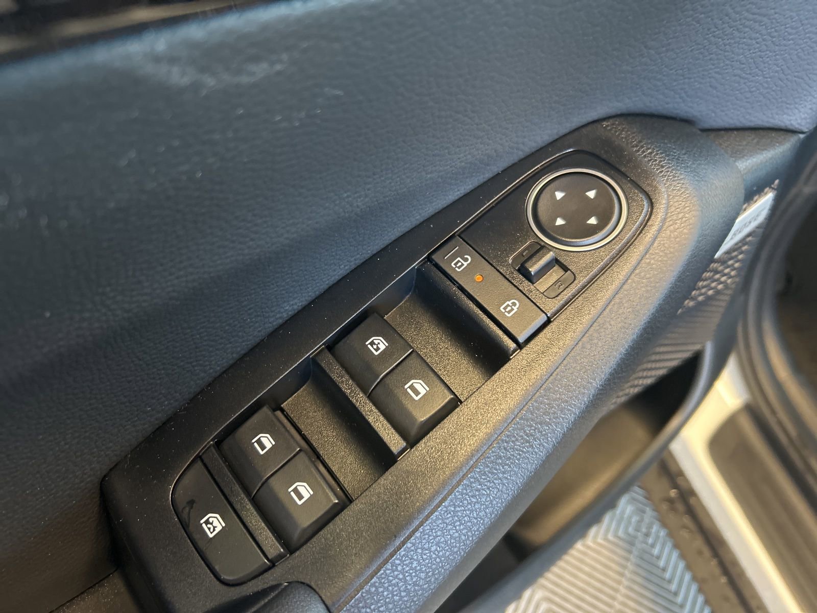 New 2026 Kia Seltos SX image 14