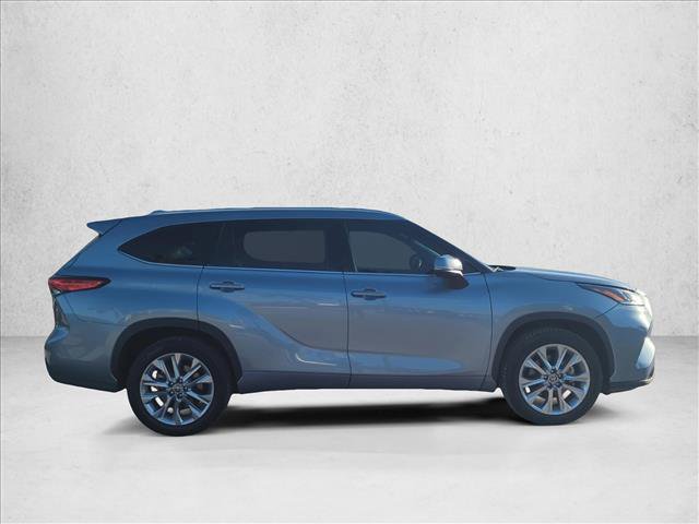Used 2021 Toyota Highlander Limited image 4