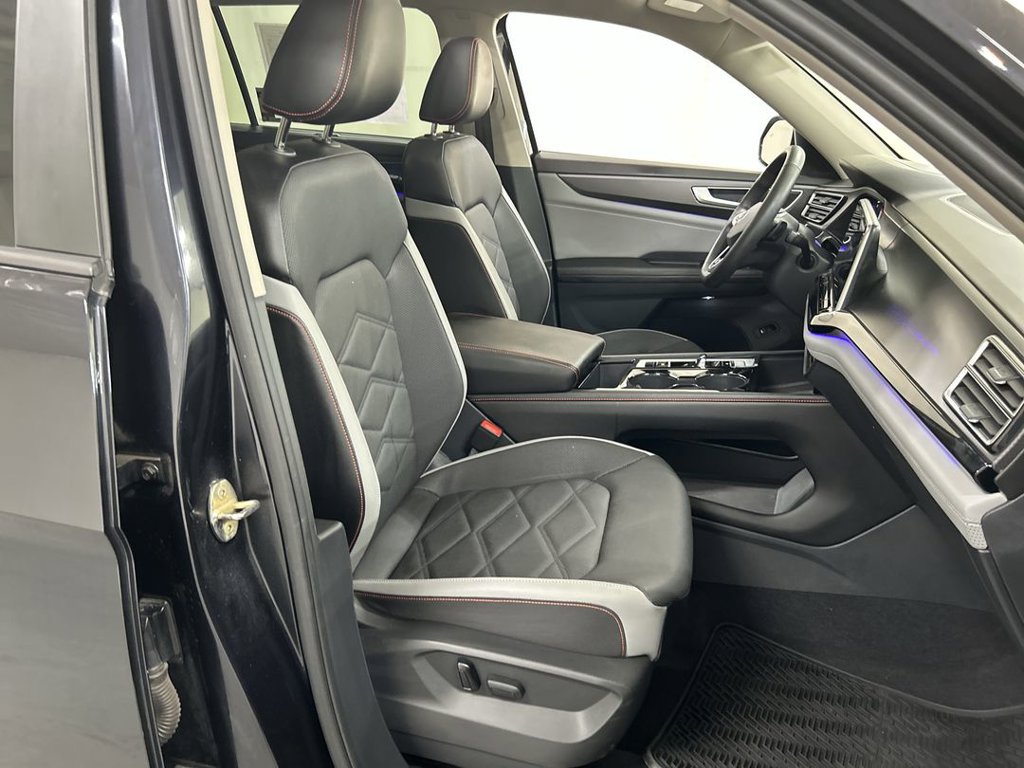 Certified 2024 Volkswagen Atlas Peak Edition SEL AWD/4WD image 24