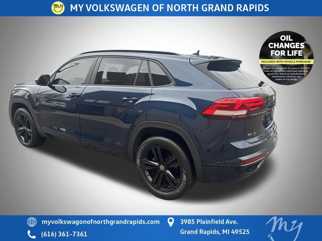 Certified 2023 Volkswagen Atlas Cross Sport SEL R-Line AWD/4WD image 6
