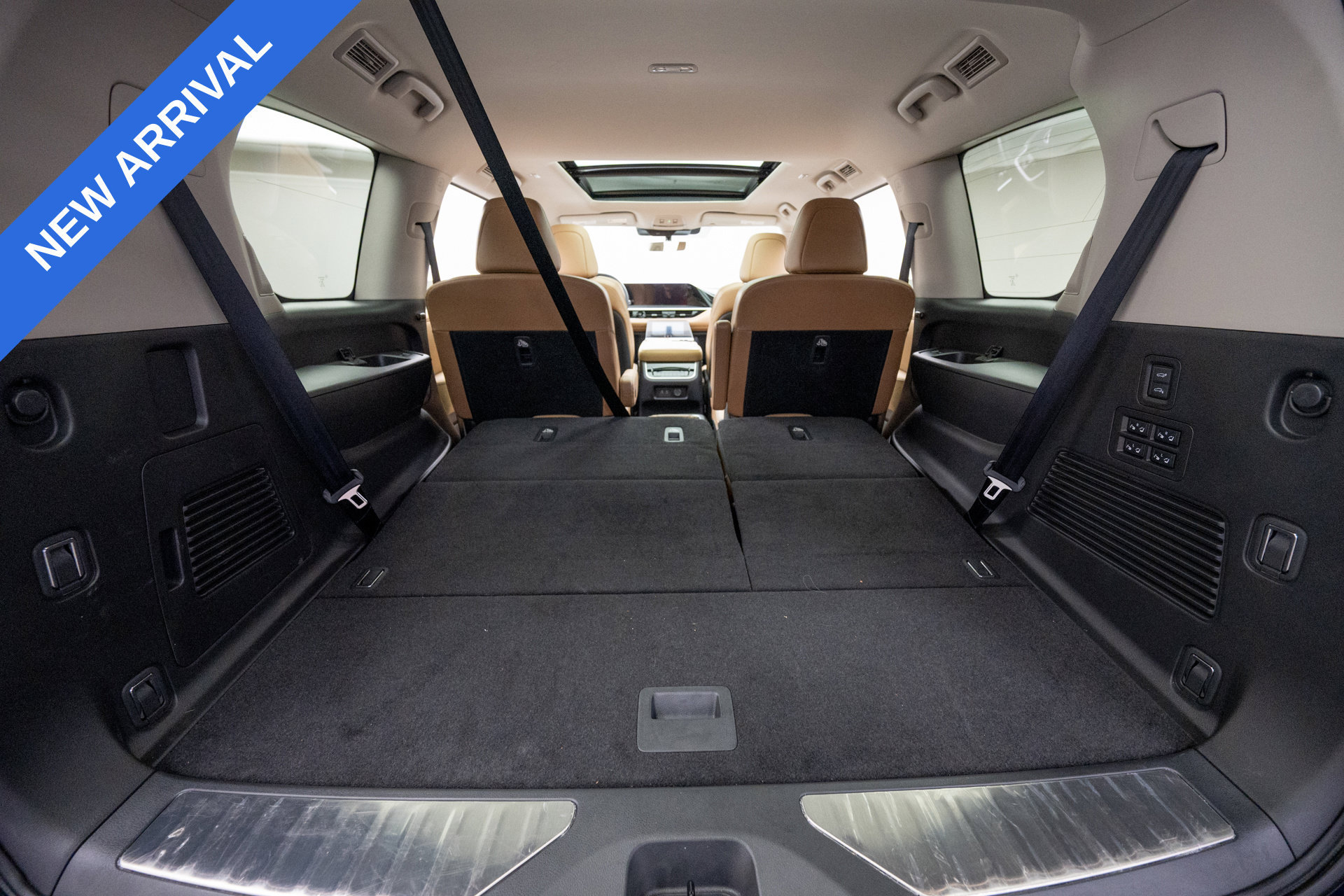 Used 2025 INFINITI QX80 Luxe AWD/4WD image 36