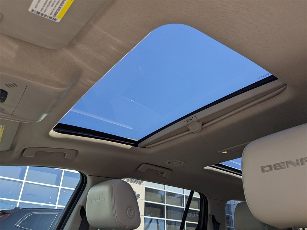 Used 2018 GMC Acadia Denali w/ Technology Package image 23