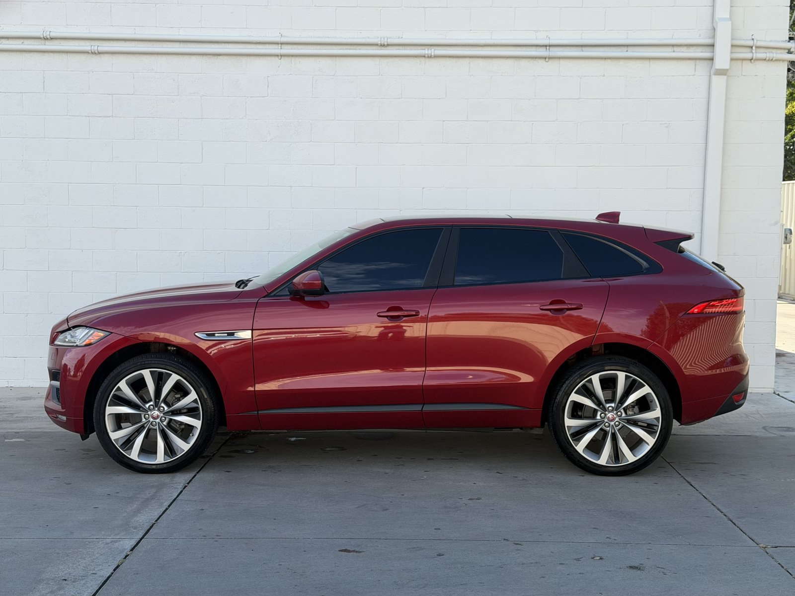 Used 2017 Jaguar F-PACE R-Sport AWD/4WD image 8