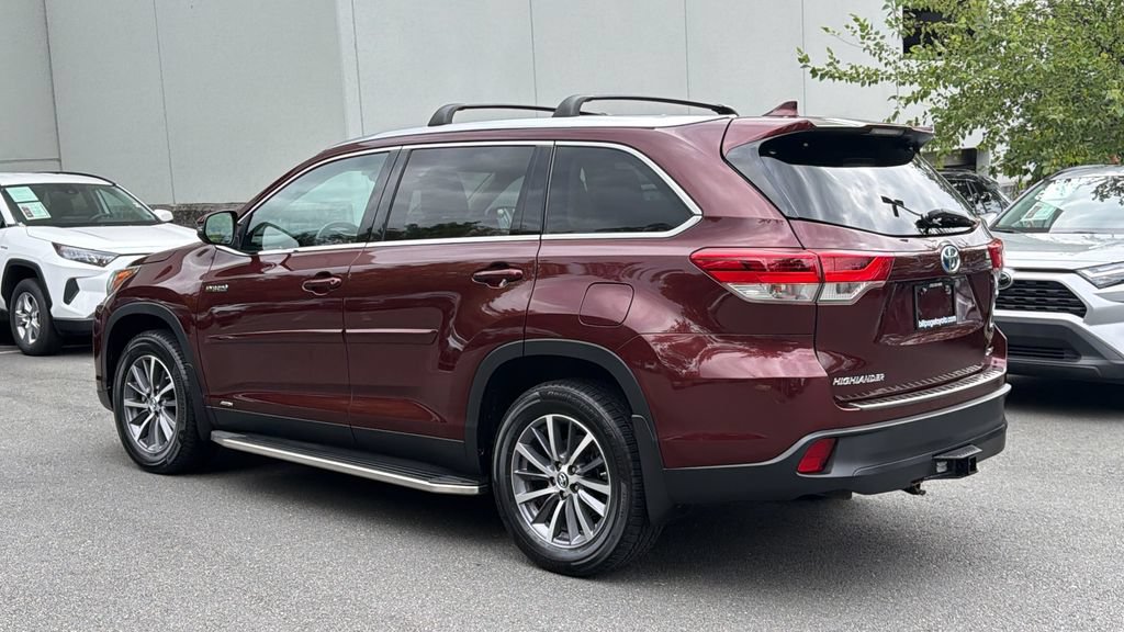 Used 2019 Toyota Highlander XLE AWD/4WD image 3