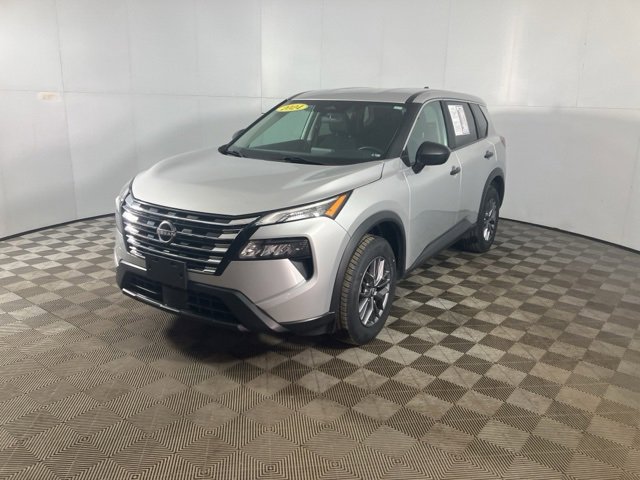 Used 2024 Nissan Rogue S image 4