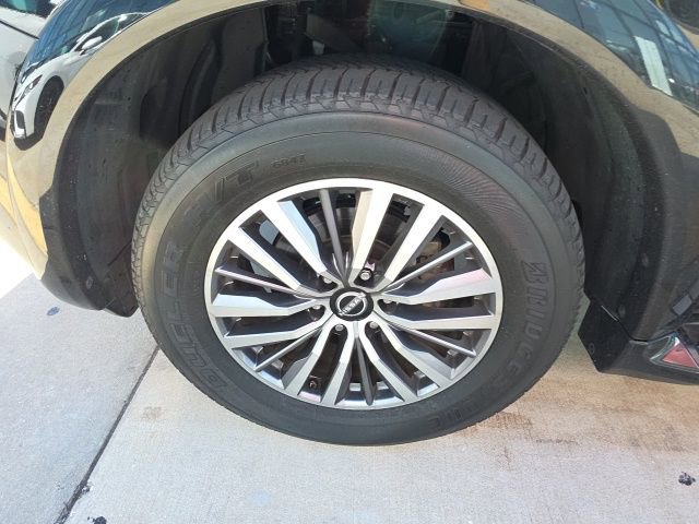 Used 2023 Nissan Armada SL w/ Captain's Chairs Package image 10