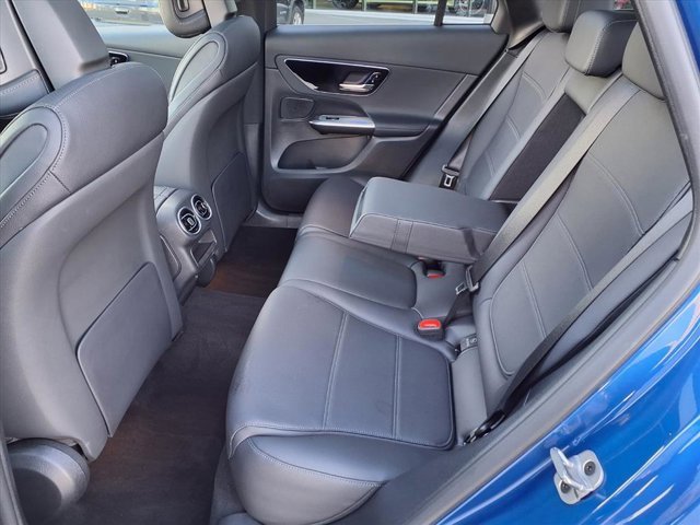 Used 2025 Mercedes-Benz GLC 300 image 18