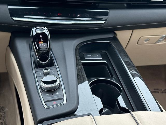 Certified 2024 Cadillac Escalade Premium Luxury image 5