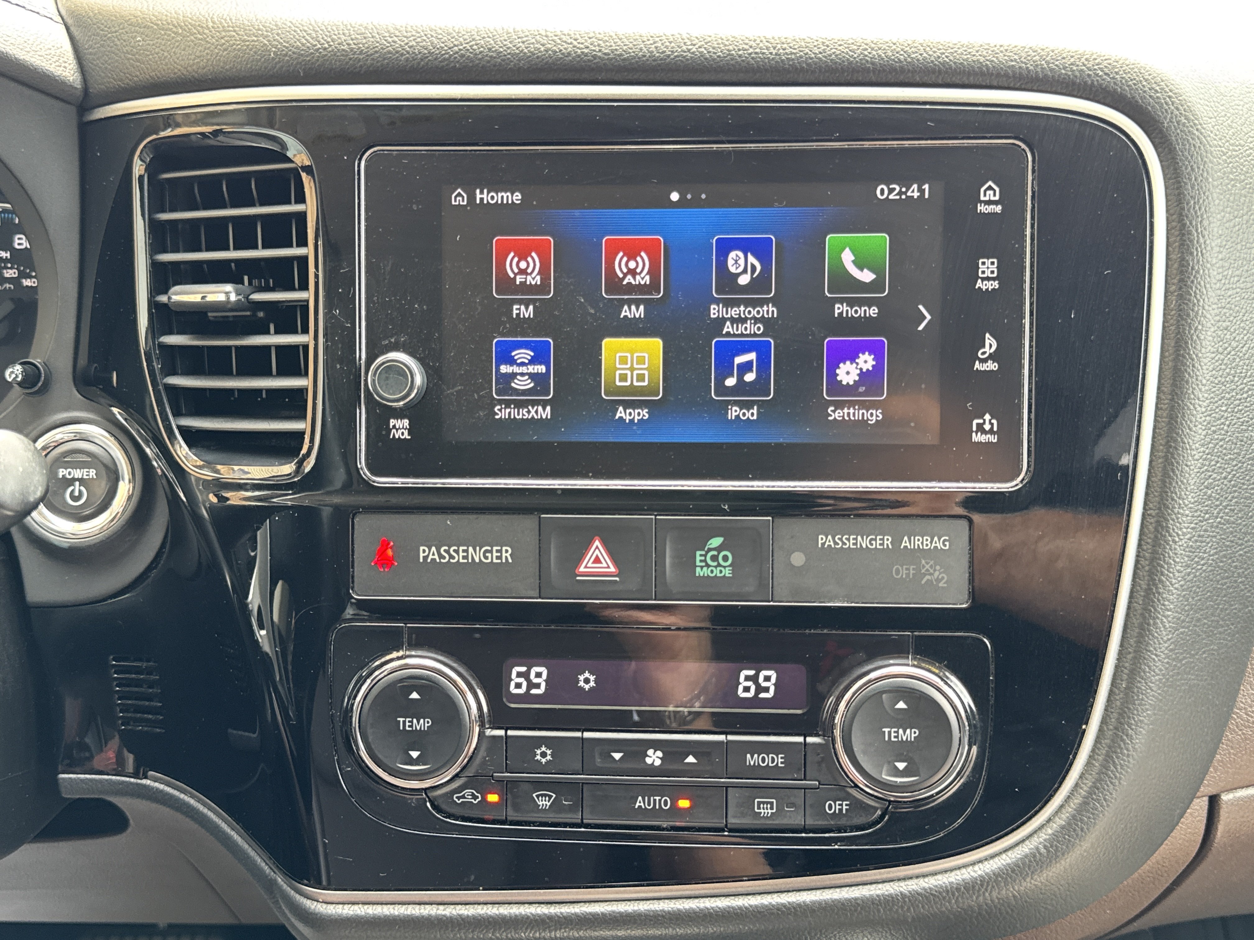 Used 2018 Mitsubishi Outlander SEL AWD/4WD image 18
