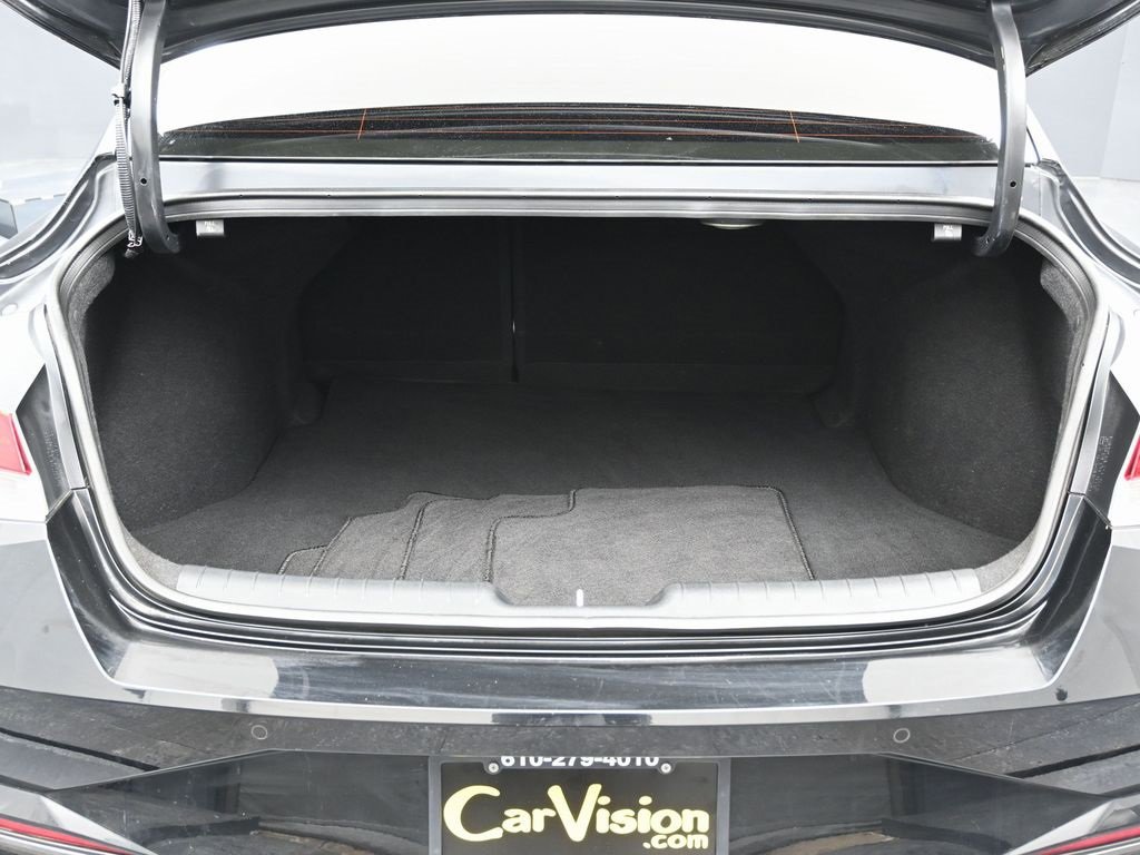 Used 2022 Hyundai Elantra Limited image 15