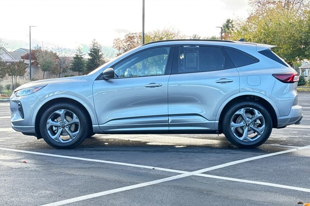 Used 2024 Ford Escape ST-Line image 12