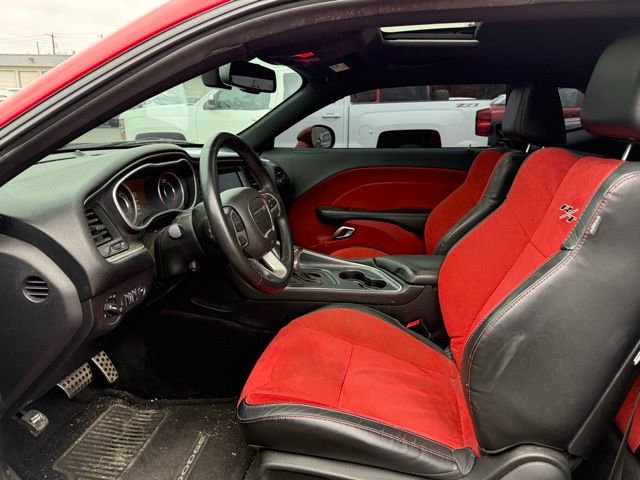 Used 2015 Dodge Challenger R/T Plus RWD image 7