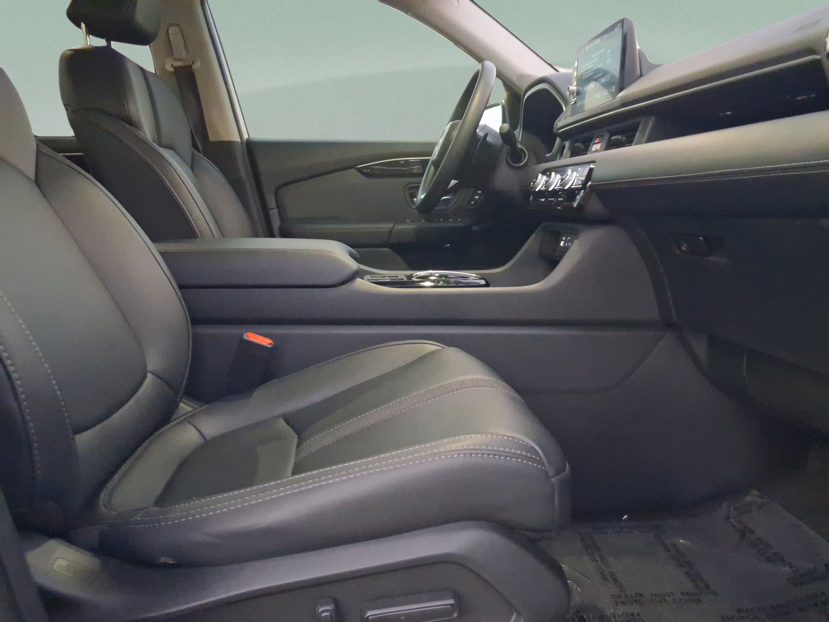 Used 2025 Honda Pilot Touring image 32