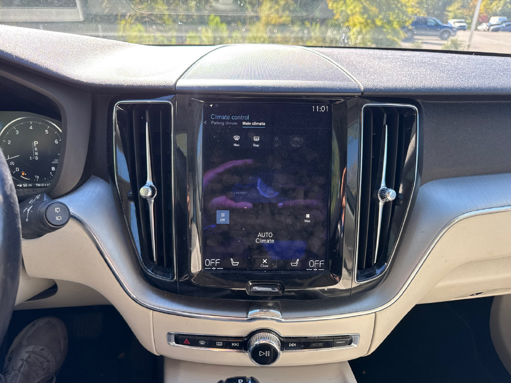 Used 2018 Volvo XC60 T6 Momentum w/ Advanced Package AWD/4WD image 24
