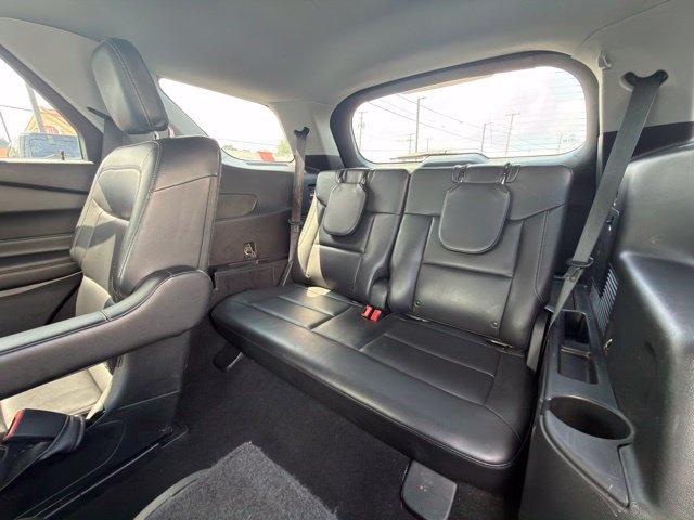 Used 2022 Ford Explorer XLT w/ Equipment Group 202A AWD/4WD image 30
