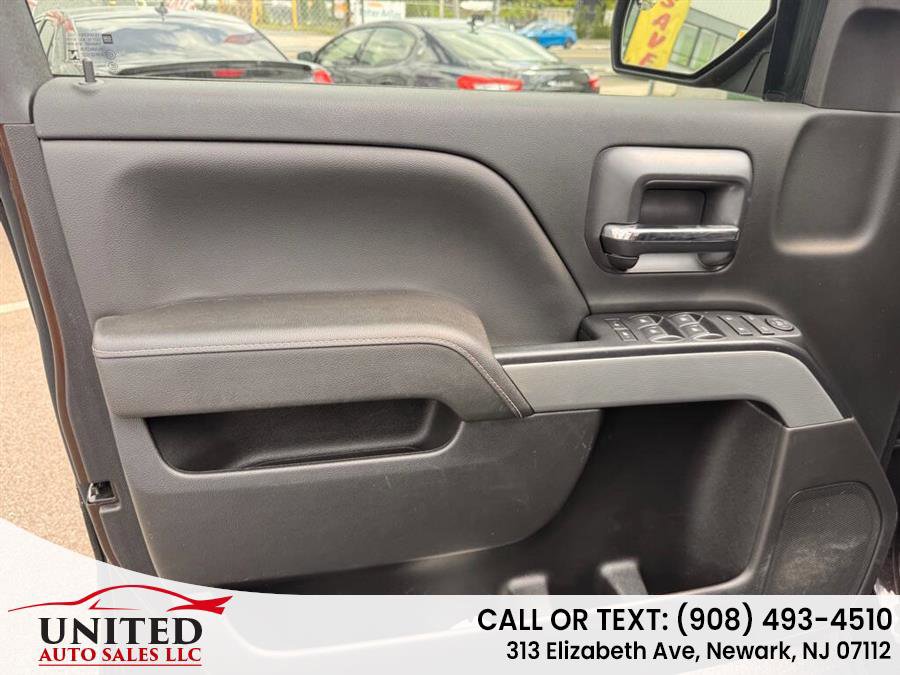 Used 2019 Chevrolet Silverado 1500 LT w/ All Star Edition image 13