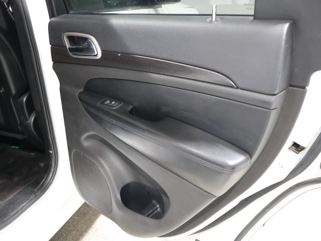 Used 2018 Jeep Grand Cherokee Altitude AWD/4WD image 22