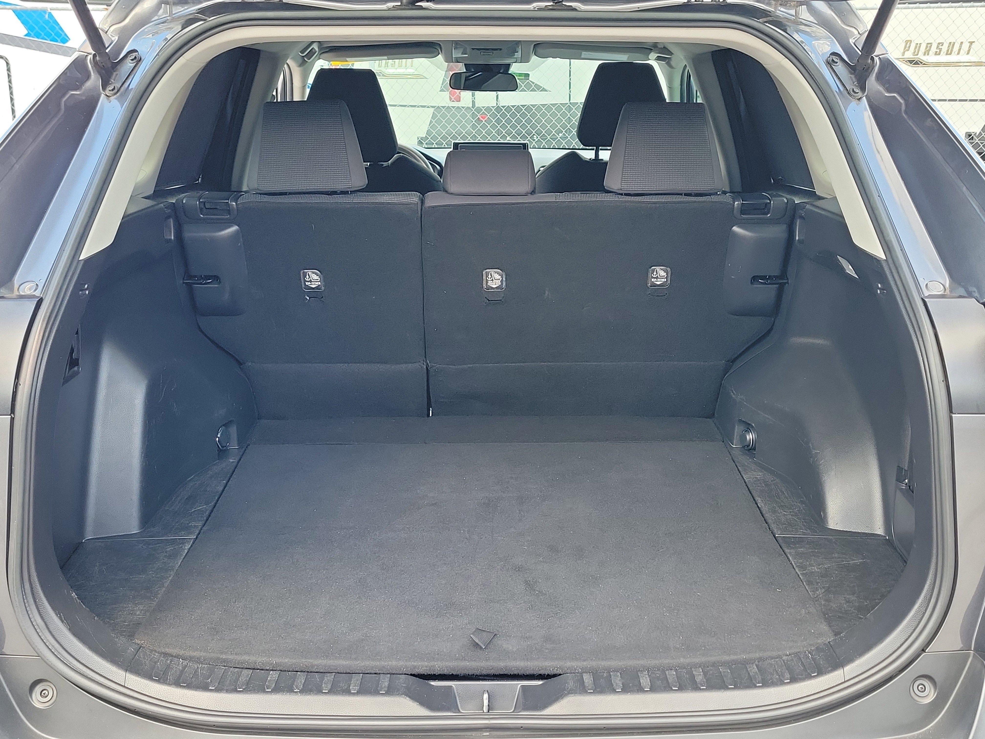 Used 2021 Toyota RAV4 LE FWD image 7