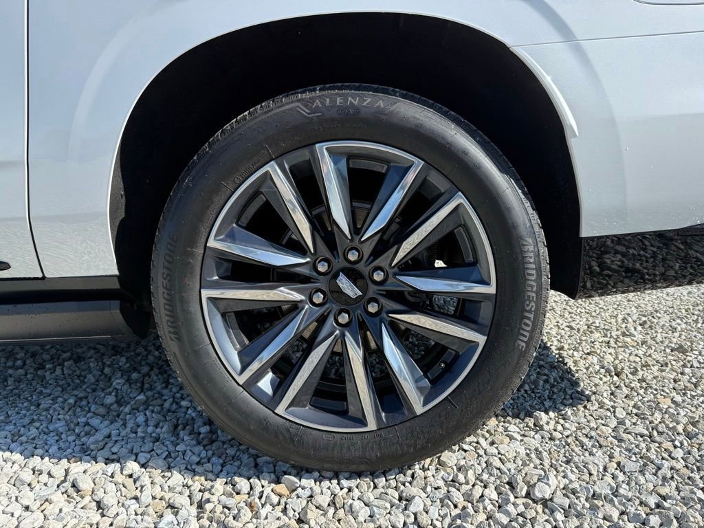 Used 2023 Cadillac Escalade ESV Sport w/ Touring Package AWD/4WD image 15