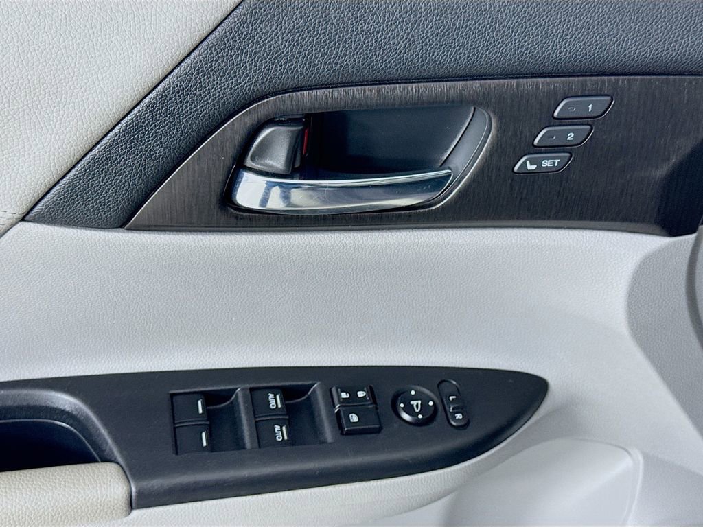Used 2014 Honda Accord EX-L image 21
