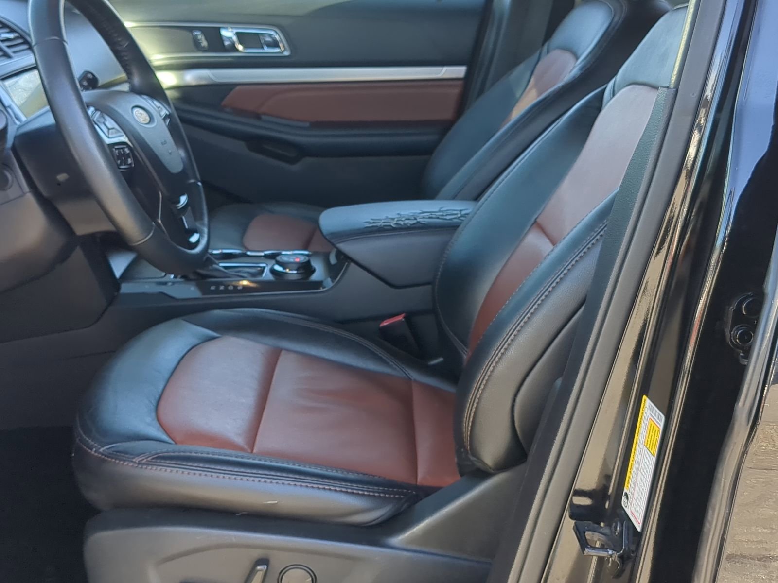 Used 2019 Ford Explorer XLT w/ Equipment Group 202A image 22