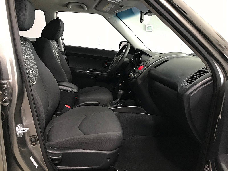 Used 2011 Kia Soul + FWD image 13