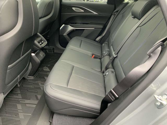 New 2024 Cadillac Lyriq Luxury w/ LPO, Floor Liner Package image 4