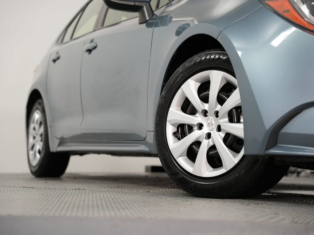 Used 2020 Toyota Corolla LE image 17