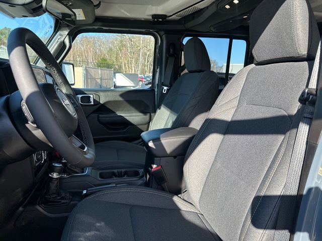 Used 2025 Jeep Wrangler Sport S image 38