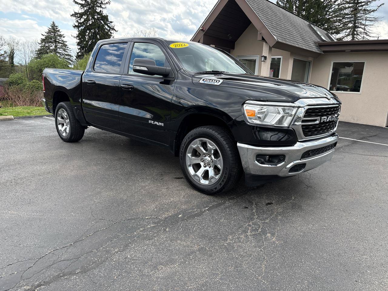 Used 2022 RAM 1500 Big Horn AWD/4WD image 3