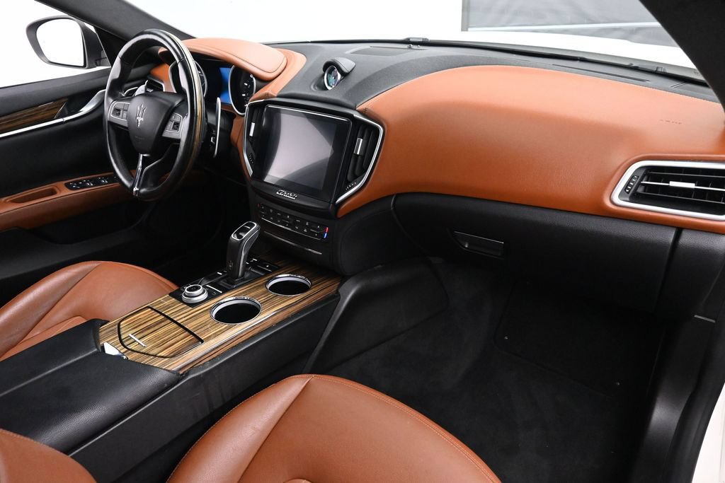 Used 2019 Maserati Ghibli S Q4 AWD/4WD image 24